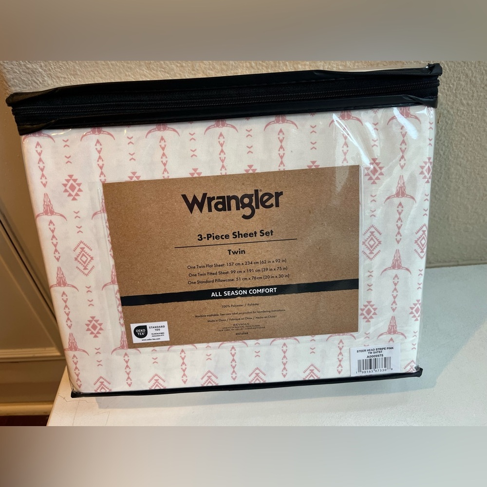 Wrangler Twin Sheet Set in Pink and White